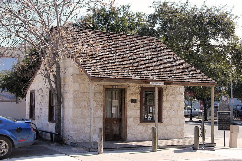 The O. Henry House is named after American author William Sydney Porter (1862-1910).