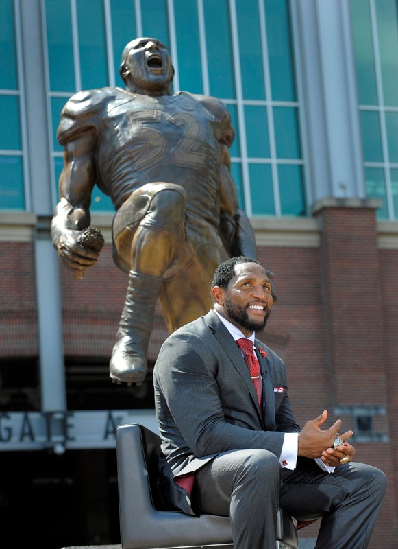 Watch Ray Lewis do famous 'Squirrel Dance' at NFL Honors ceremony