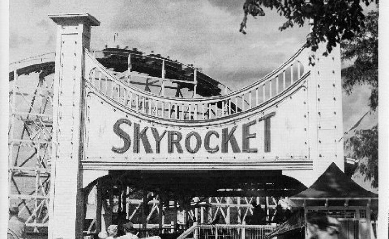 Photograph, Sky, Black, Black-and-white