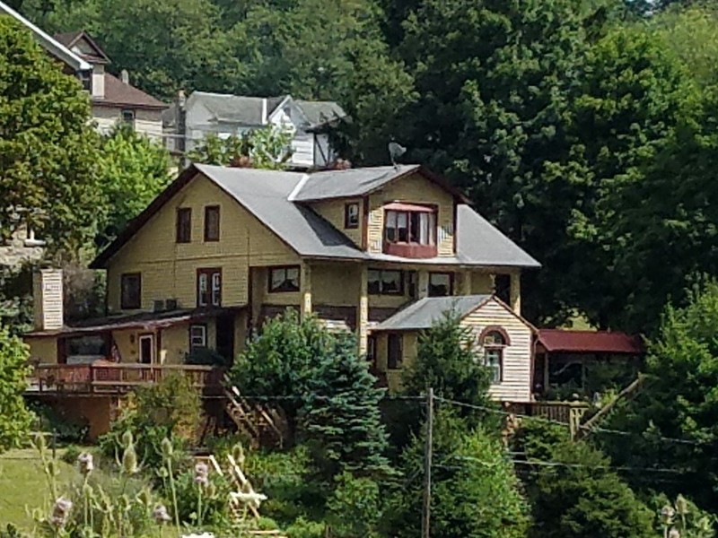 The Inn opened in 2015 after the owners selected Thomas as the location for their Bed and Breakfast. 