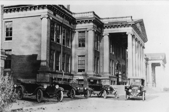 Wheel, Building, Vehicle, Window