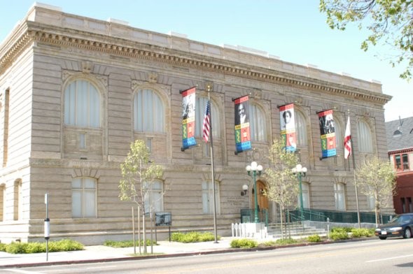 This is the building that is the African American Museum and Library of Oakland. This building was a huge library back in the 1900s and stopped being used until they opened it again for AAMLO.