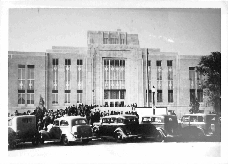 Image of the new Courthouse building near the time of construction completion.