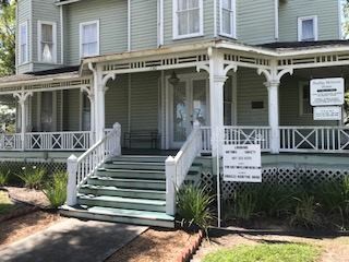 Entry of Bradlee house