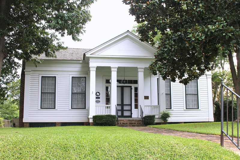 Howard House was built in 1848 and is a fine example of Greek Revival architecture.