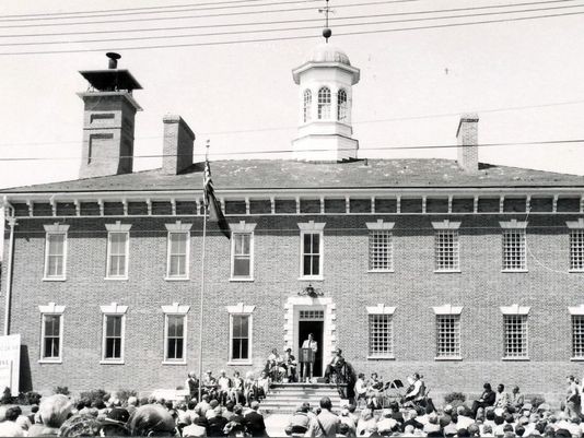 Dedication of the Old Franklin County Jail as the new home of the historical society in 1976. Courtesy of The Public Opinion.