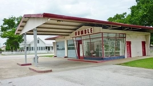 The Humble Service Station, taken in 2016.