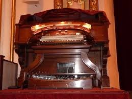 The theatre's original "Mighty Wurlitzer".