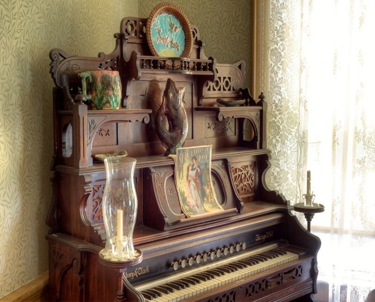 Parlor Organ