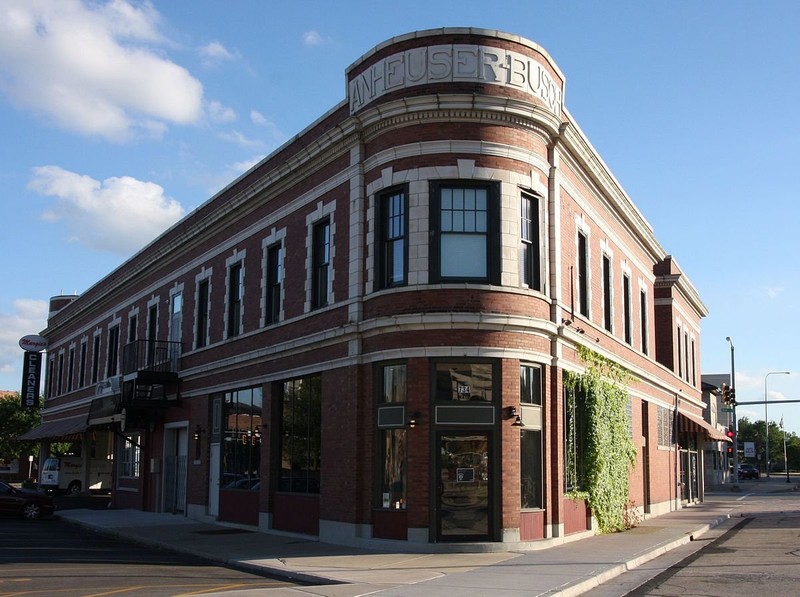 2016 Photo of Kickapoo Building (secondary entrance) 