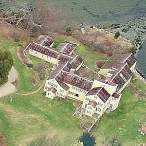 This aerial shot reveals the true size of the mansion.