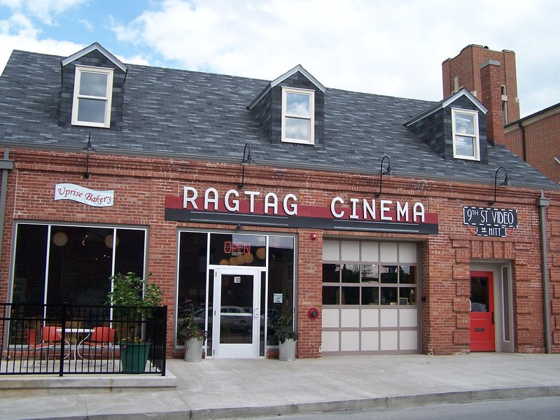 The Coca-Cola Bottling Company Building is now the location of the indpendent movie theater Ragtag Cinema. 