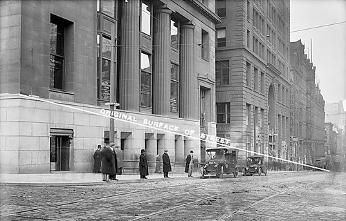 Illustration of lowering of street elevation of Fifth Avenue after the 1912 excavation of "The Hump."