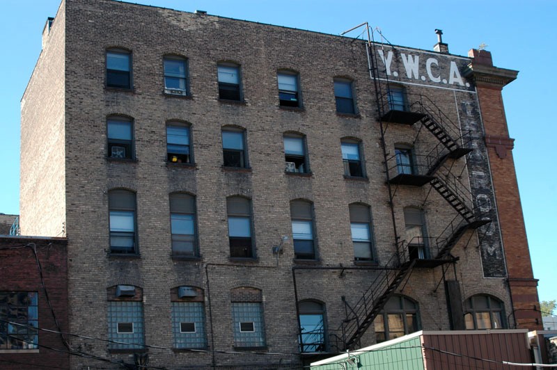 2006 photo of the rear part of the historic YWCA in Duluth