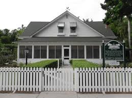 Naples Historical Society is housed in the historic Palm Cottage, which was built in 1895. The Society works to promote the history of Naples.