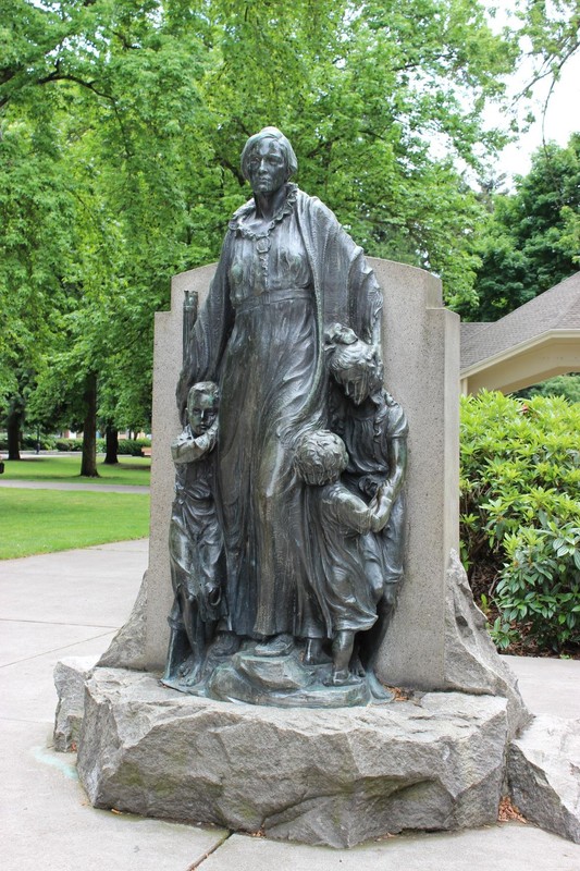 Pioneer Mother statue
Photo by Cynthia Prescott