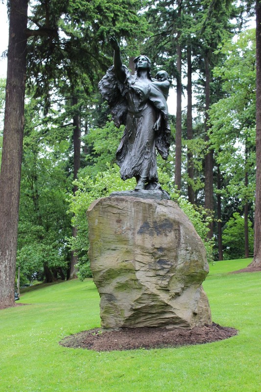 Sacajawea statue. 
Photo by Cynthia Prescott