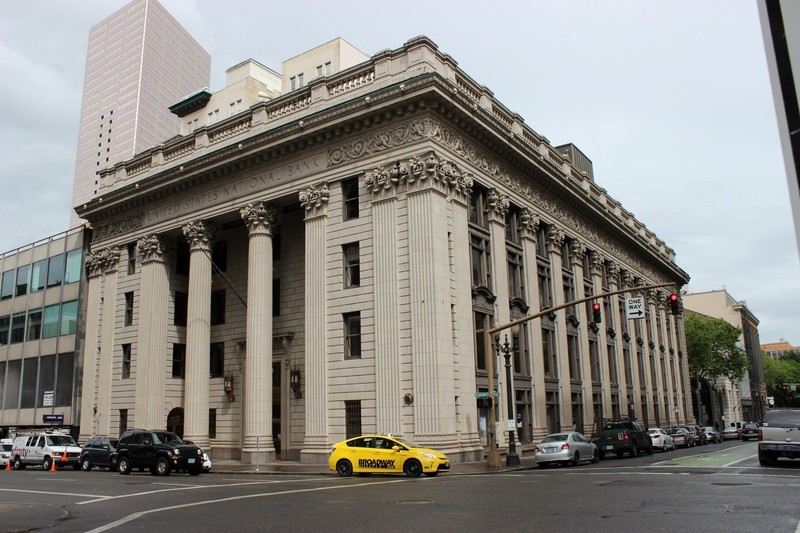 U.S. National Bank. Photo by Cynthia Prescott.