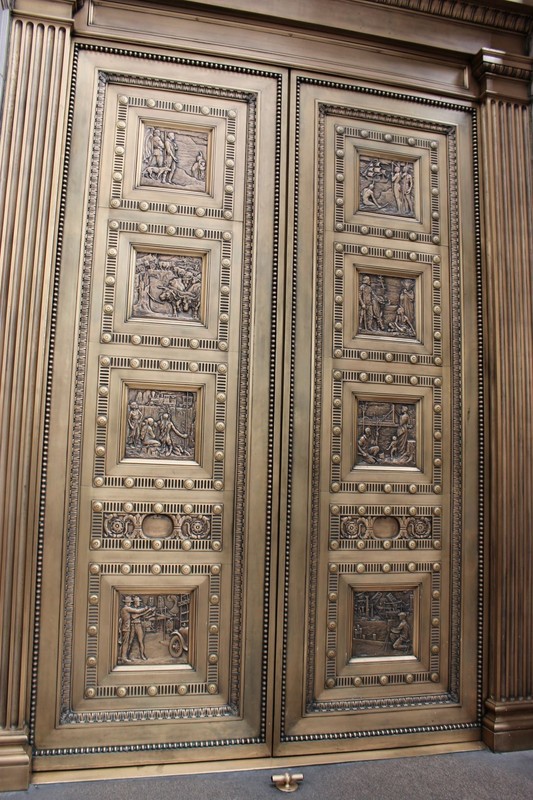 U.S. National Bank lobby doors. Photo by Cynthia Prescott.