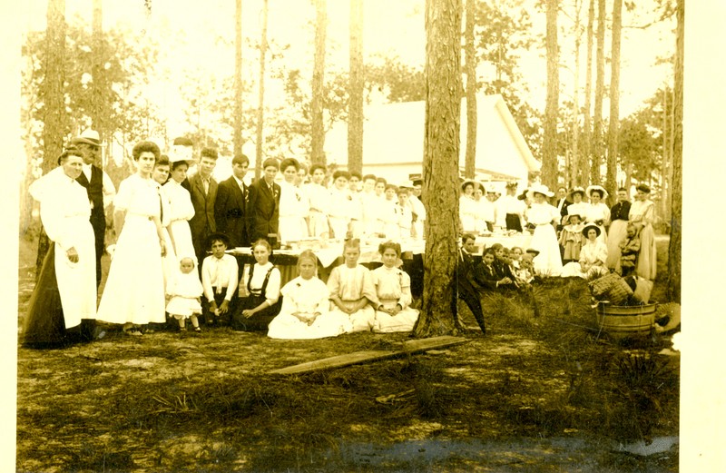 Lealman School picnic, circa 1908. 