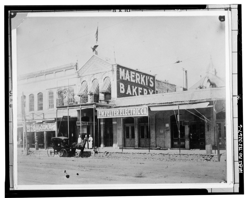 1890s photo of the Lundberg Bakery in Austin, TX.