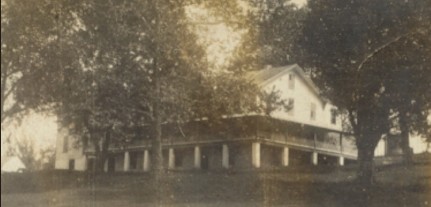View of the hotel around 1913
