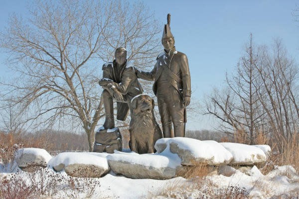 The statue is easily visited in Frontier Park.