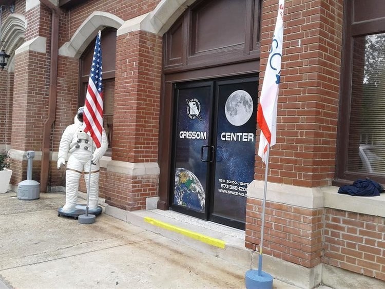 The entrance to the Grissom Center.