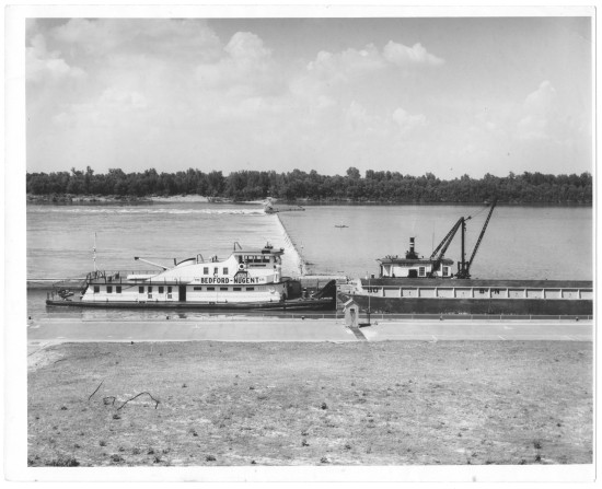 The J.W. Bedford locking through Lock and Dam 46 