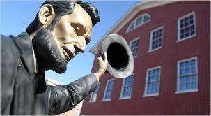 Statue of Abraham Lincoln outside the David Wills House