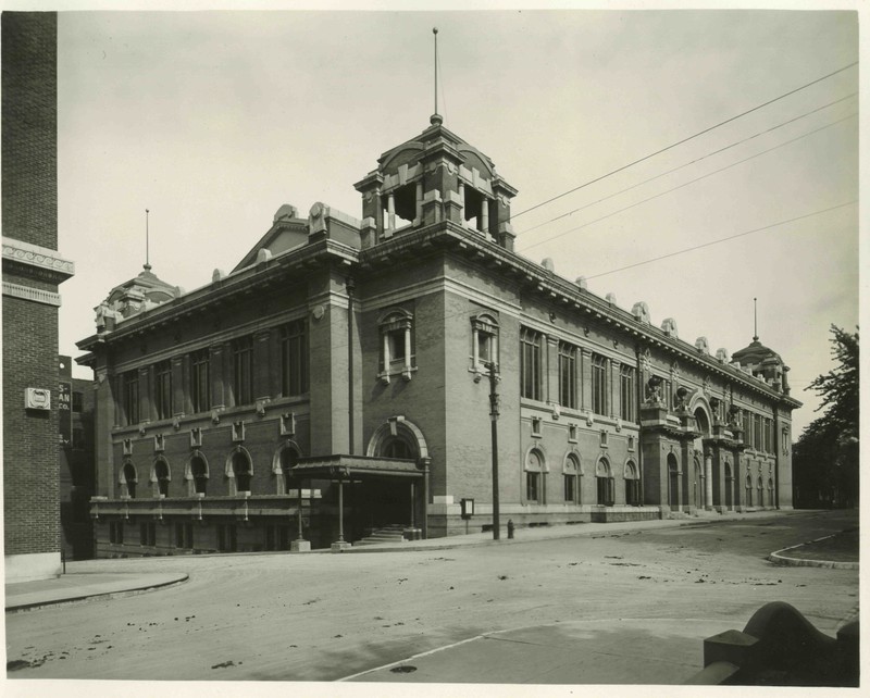 St. Joseph Auditorium. 402 North Fourth, Northwest Corner, 1905.  Designed by E.J. Eckel, Architect. View of the corner of 4th & Faraon.

Image provided by the St. Joseph Museums, Inc.