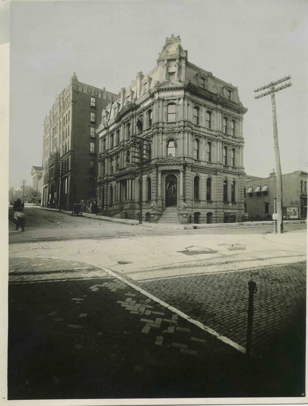 Northeast corner of Fourth and Francis Streets depicting the Saxton National Bank Building.
Image provided by the St. Joseph Museums, Inc.