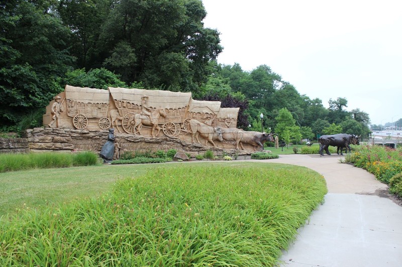 Wagon train sculpture by Charles Goslin. Photo by Cynthia Prescott.