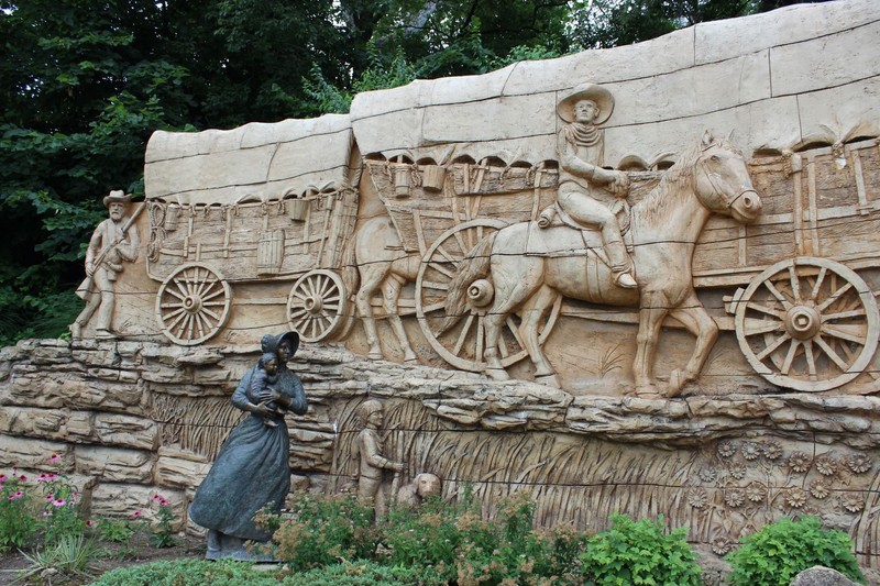 Detail of pioneer family in wagon train sculpture by Charles Goslin. Photo by Cynthia Prescott.