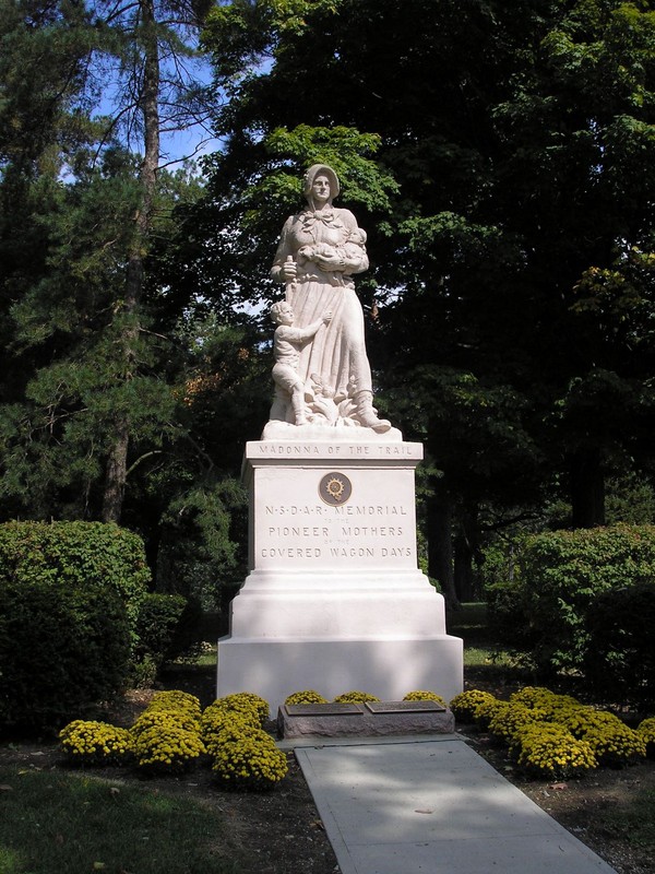 Richmond, Indiana, Madonna of the Trail. Photo by Cynthia Prescott.