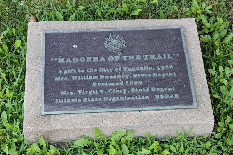 Madonna of the Trail plaque. Photo by Cynthia Prescott.