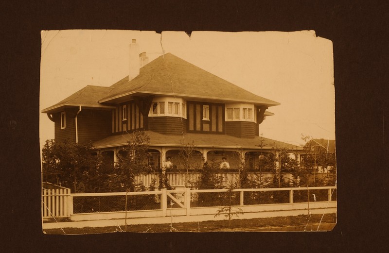 Black and white image of house