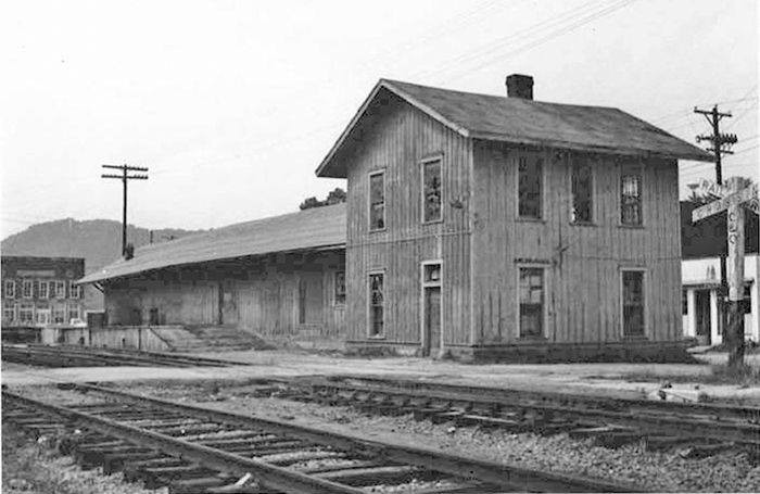 A picture of the museum as it appeared following its initial construction in 1881.