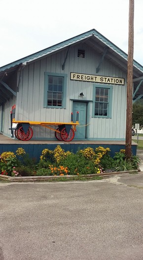 A side view of the museum.