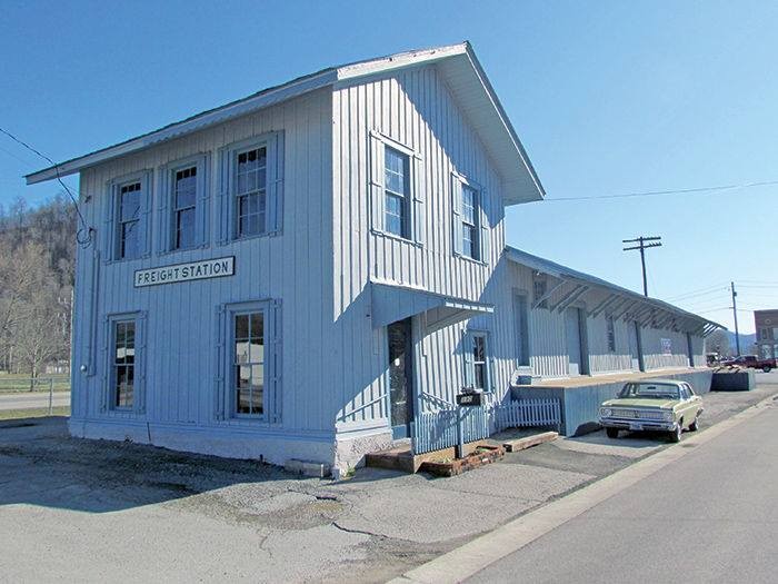 A profile view of the museum.