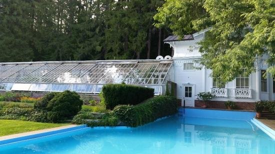 The Belvedere's swimming pool and greenhouse.