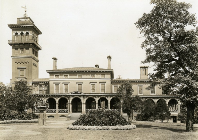 Clifton Mansion as it appeared in the early 1900s. Photo courtesy of the New York Social Diary. 