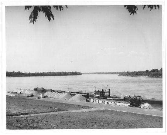The Chickasaw locking through Lock and Dam 46 