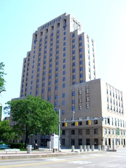 2015 photo of Fenn Tower of Cleveland State University