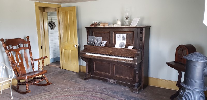 Main room of Gully Homestead House