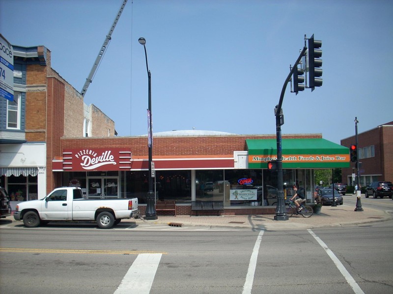 400-404 N. Milwaukee Avenue, circa 2016