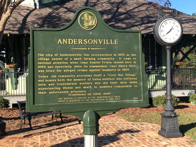 Landmark, Commemorative plaque, Iron, Clock