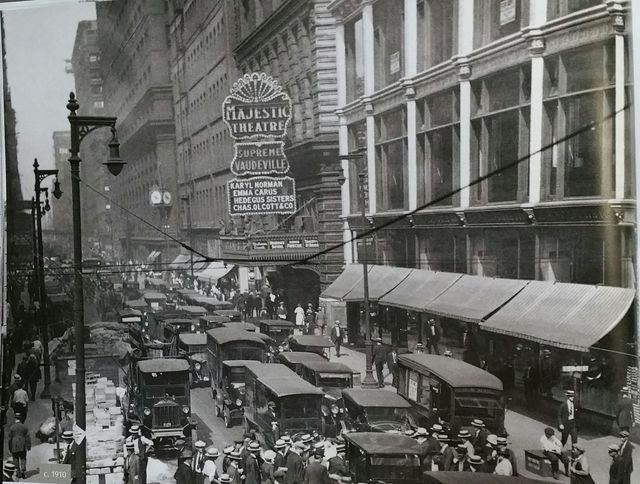 Majestic Theatre (Broadway) - Wikipedia