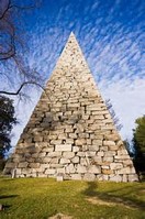 A 90-foot pyramid erected as a memorial to the 18,000 Confederate soldiers buried at Hollywood Cemetery.