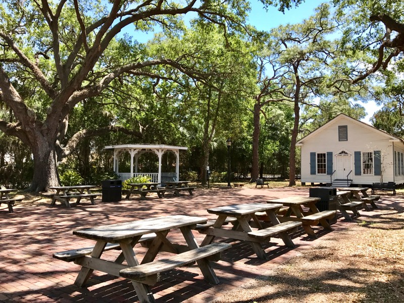 Courtyard with Picnic Tables